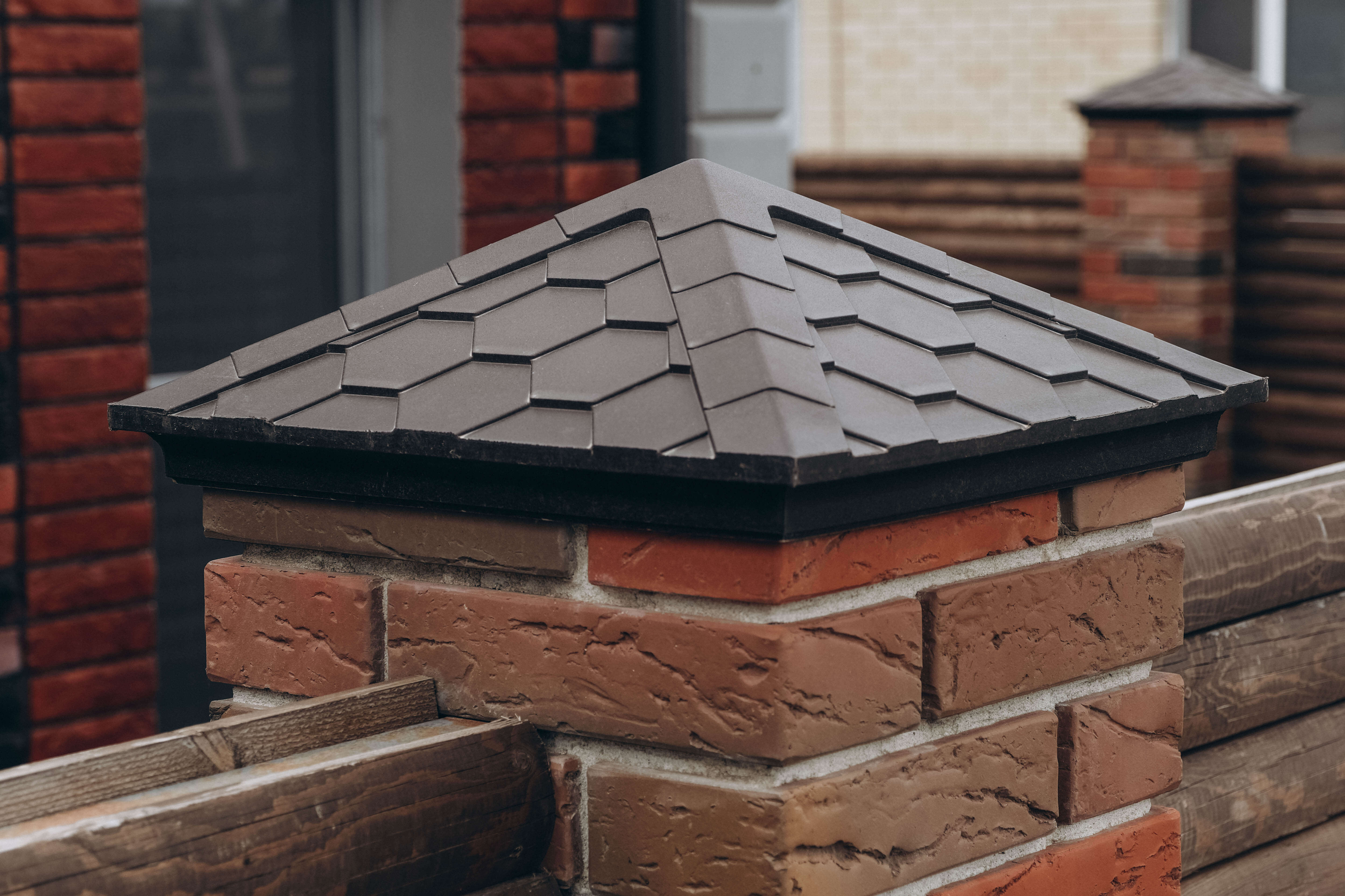 Колпак Zking Эверест Коричневый на столб 1.5х1.5 кирпича (390х390мм) в Красноярске фото